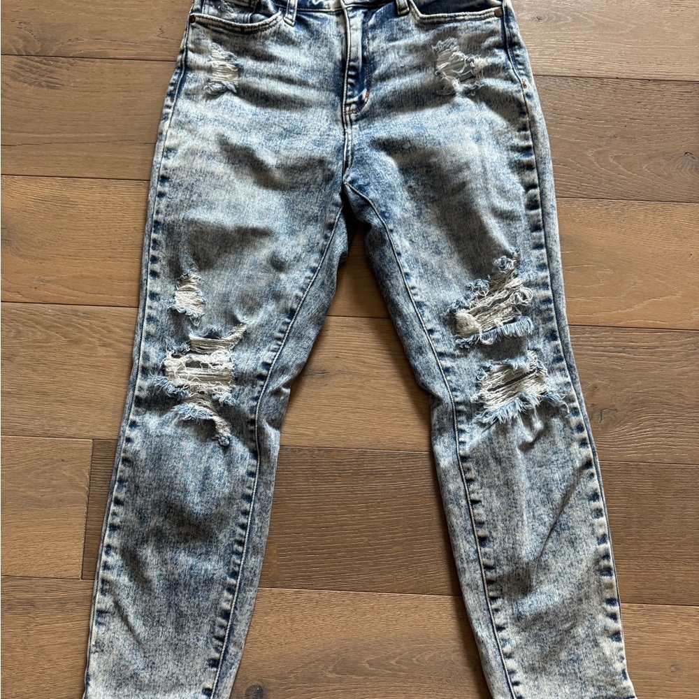 Judy Blue Light Wash Distressed Skinny Jeans